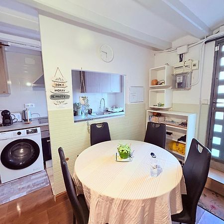 Stunning Flat For 6 People 3 Blocks From The Beach Plus Welcome Breakfast Barcelona Luaran gambar