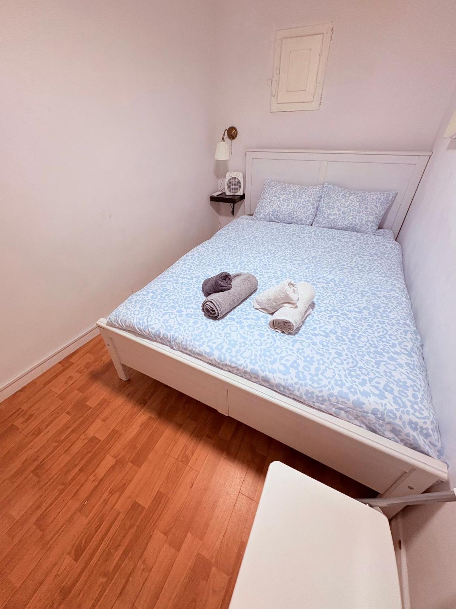 Stunning Flat For 6 People 3 Blocks From The Beach Plus Welcome Breakfast Barcelona Luaran gambar