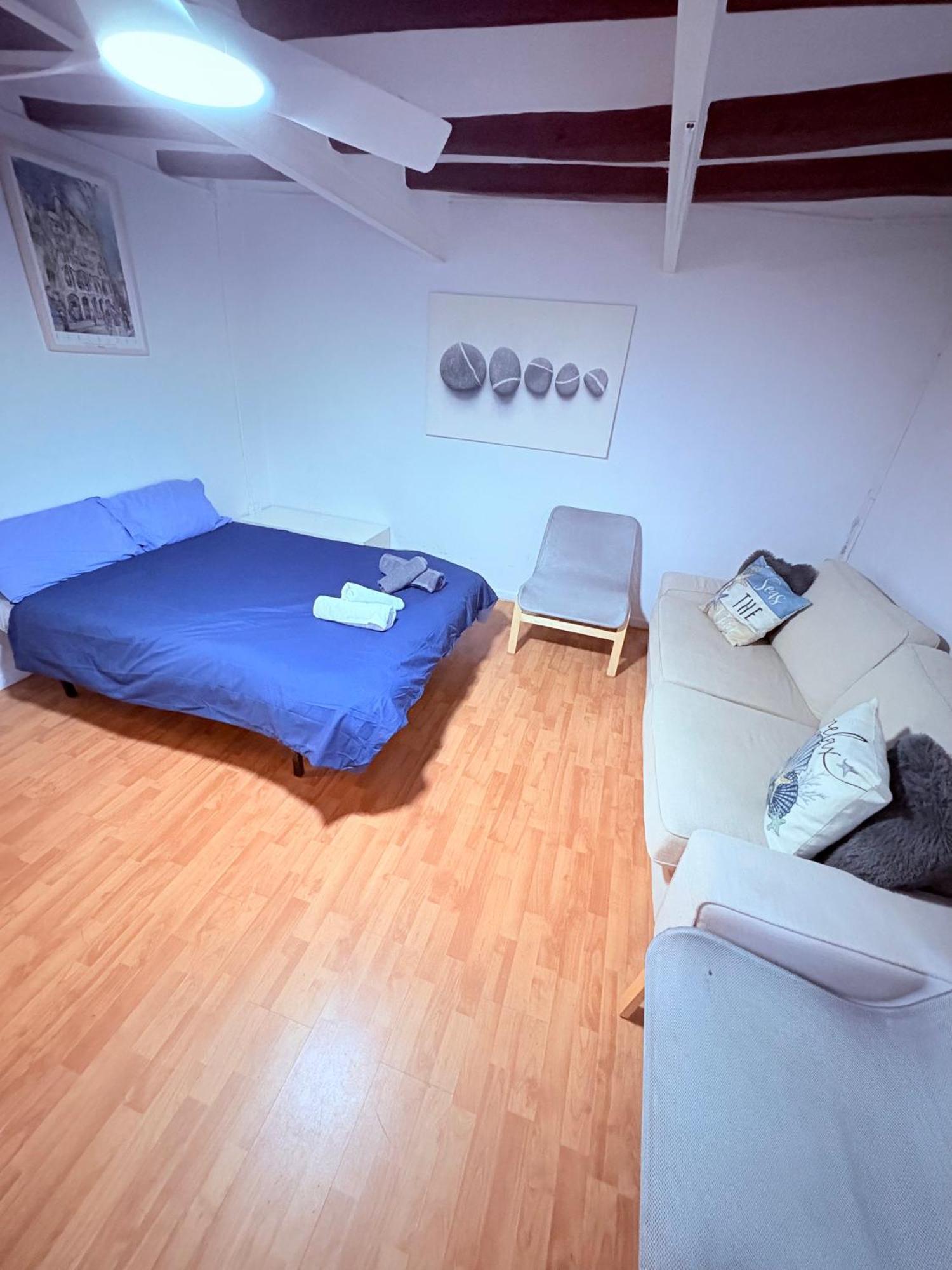 Stunning Flat For 6 People 3 Blocks From The Beach Plus Welcome Breakfast Barcelona Luaran gambar