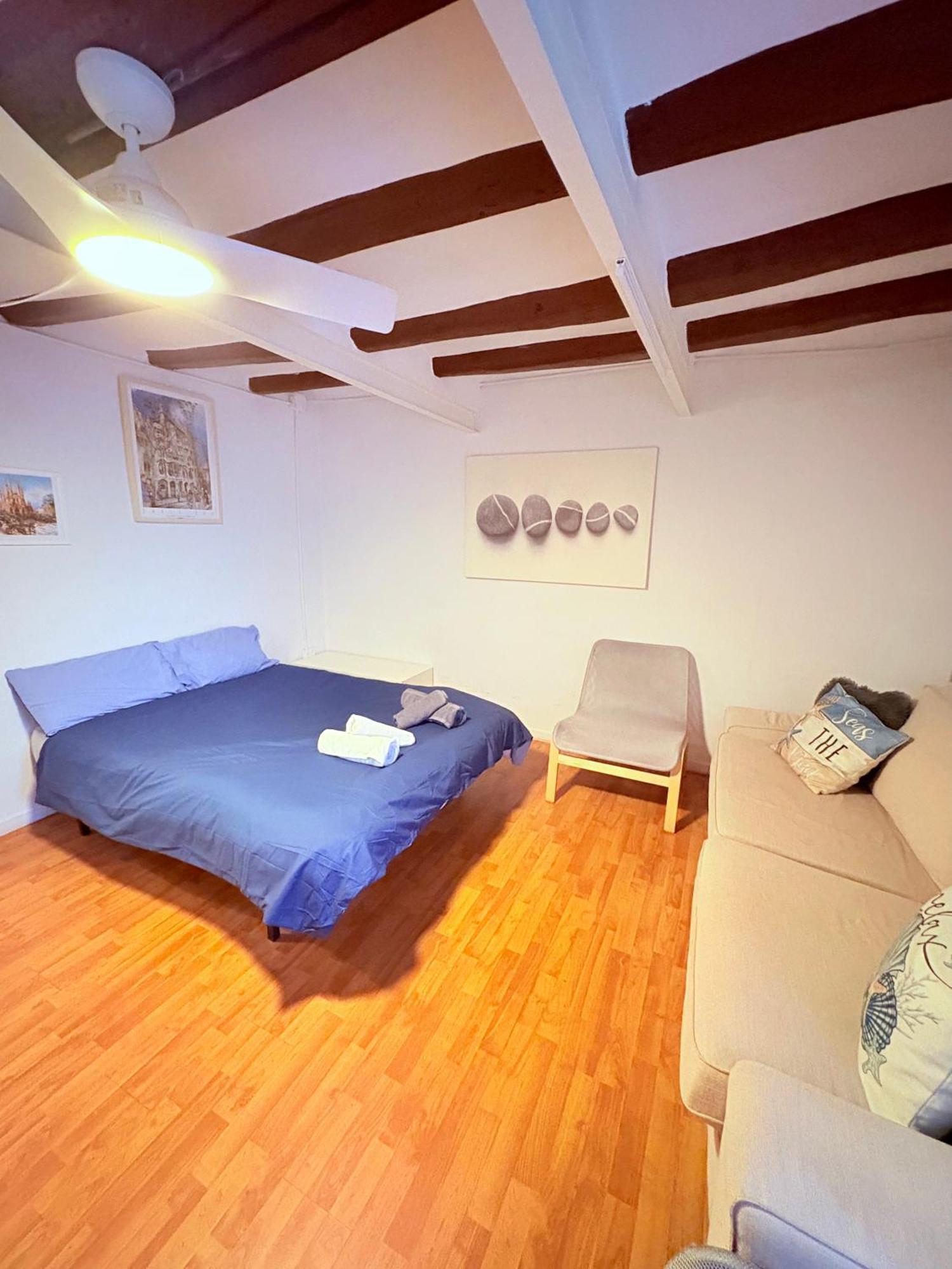 Stunning Flat For 6 People 3 Blocks From The Beach Plus Welcome Breakfast Barcelona Luaran gambar