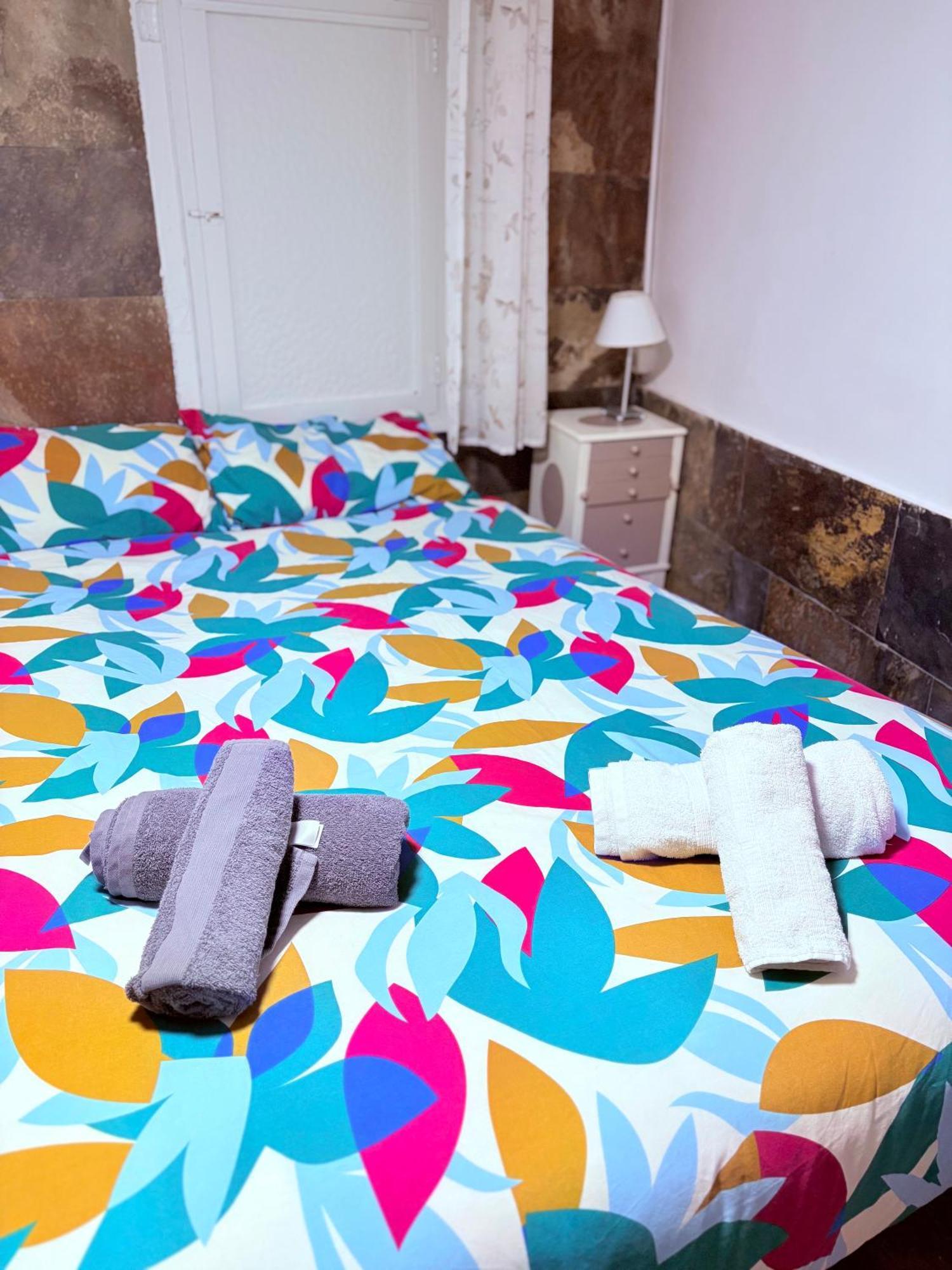 Stunning Flat For 6 People 3 Blocks From The Beach Plus Welcome Breakfast Barcelona Luaran gambar