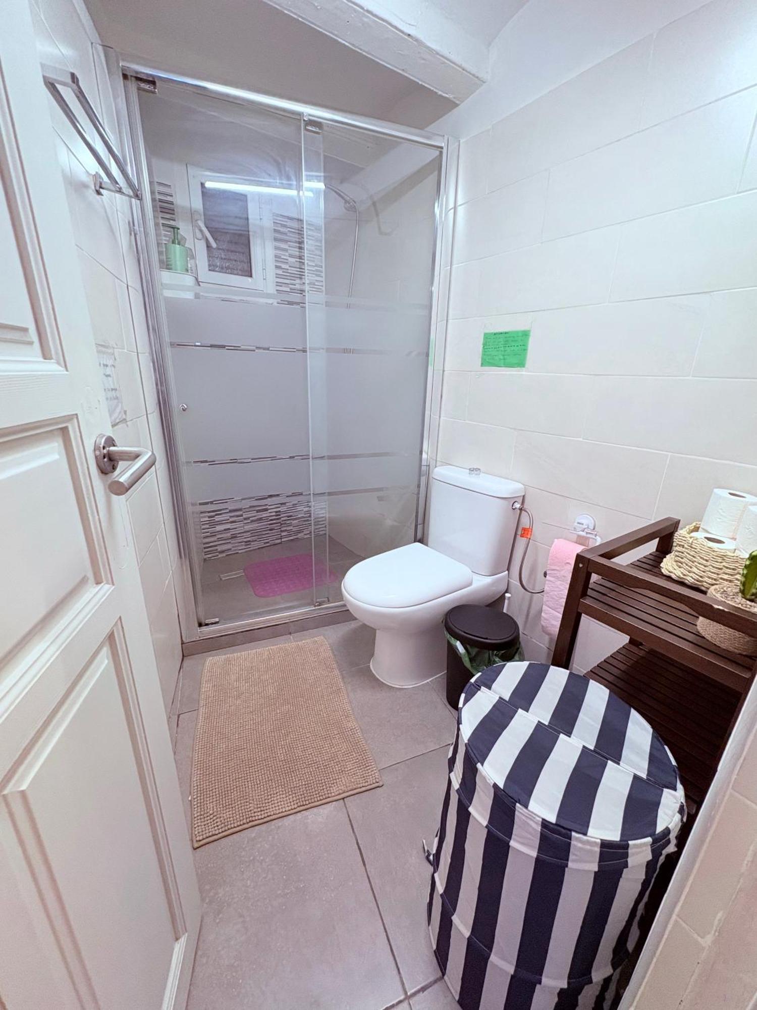 Stunning Flat For 6 People 3 Blocks From The Beach Plus Welcome Breakfast Barcelona Luaran gambar