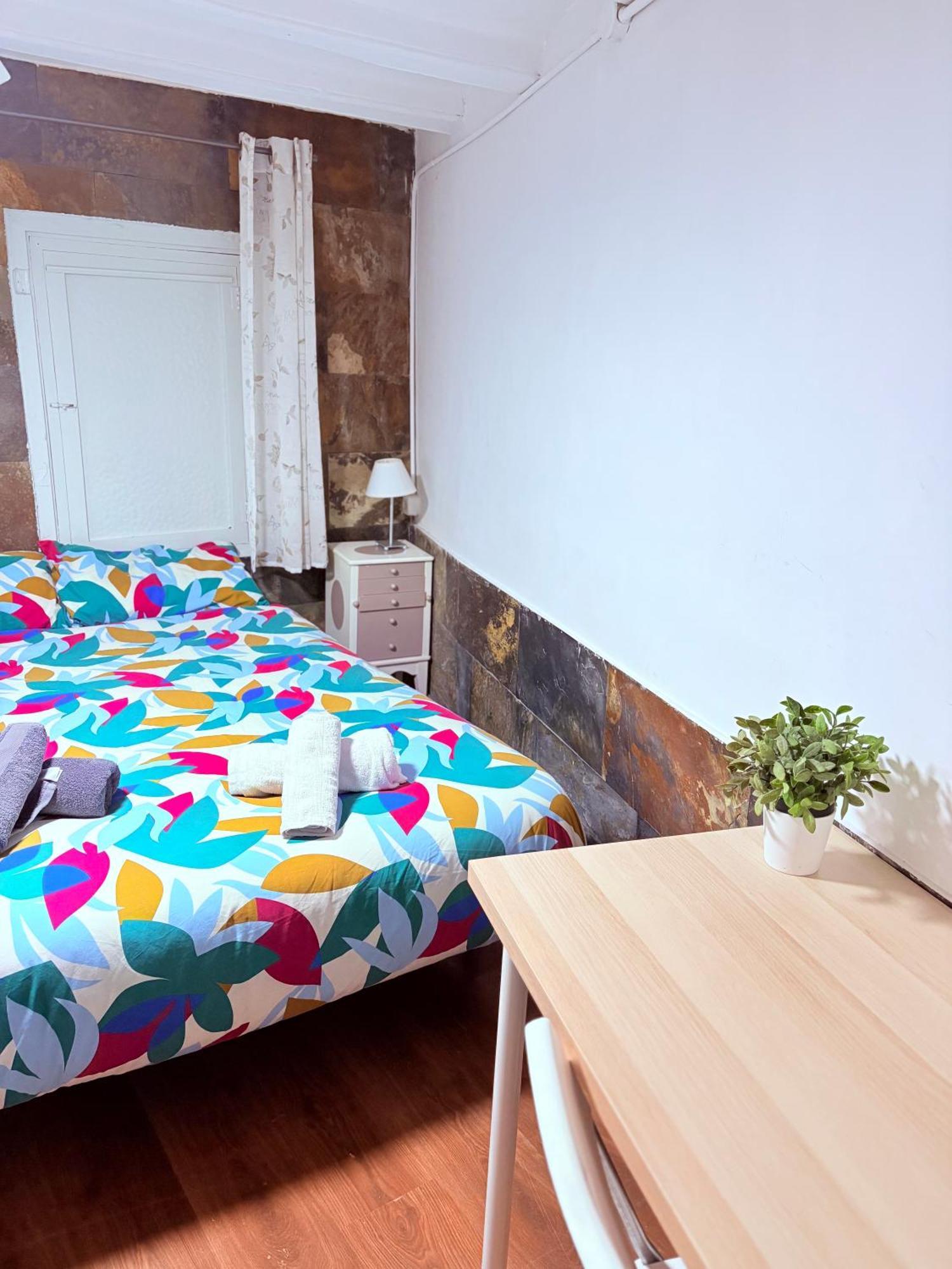 Stunning Flat For 6 People 3 Blocks From The Beach Plus Welcome Breakfast Barcelona Luaran gambar